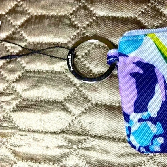 🆕
 VERA BRADLEY LIGHTEN UP ZIP ID CASE - Picture 5 of 9